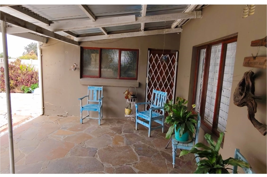 To Let 4 Bedroom Property for Rent in Pacaltsdorp Western Cape
